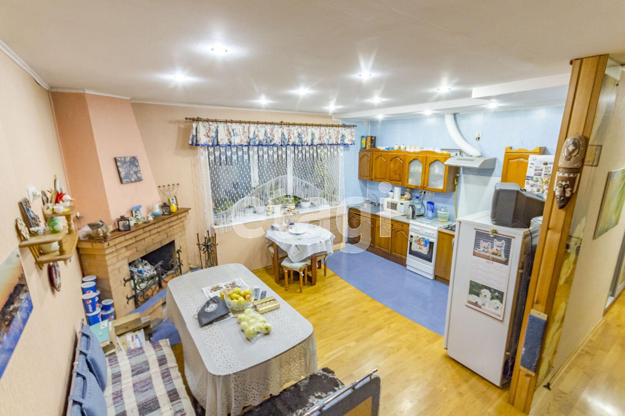 Купить дачу, дом, коттедж за 10 500 000 рублей на Кленовая улица, 4