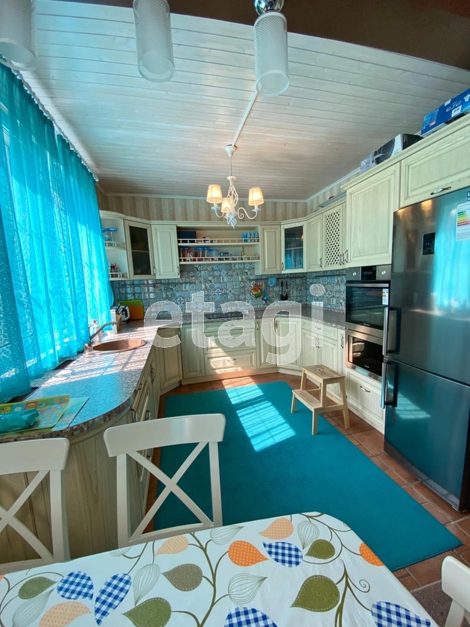 Купить дачу, дом, коттедж за 11 000 000 рублей на Майская улица, 19