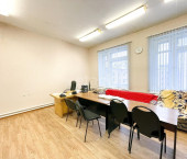 офис 32.5 кв м, этаж 4/4 улица Ленина, 3