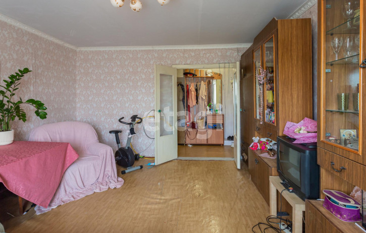 3-комн квартира Ленинградская улица, 85
