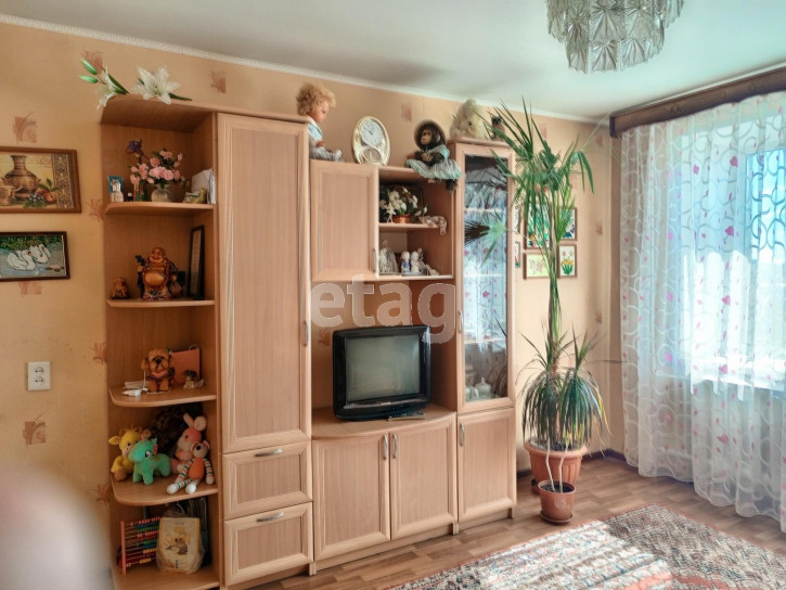 3-комн квартира Ленинградская улица, 85