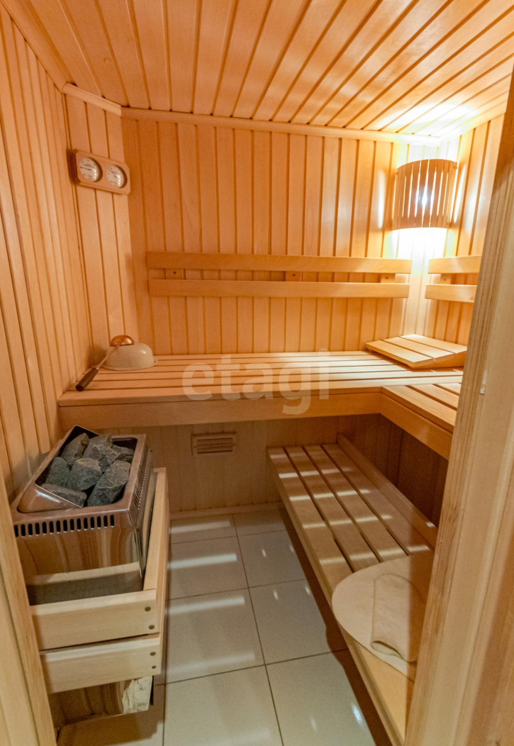 4-комн квартира улица Возрождения, 24  к