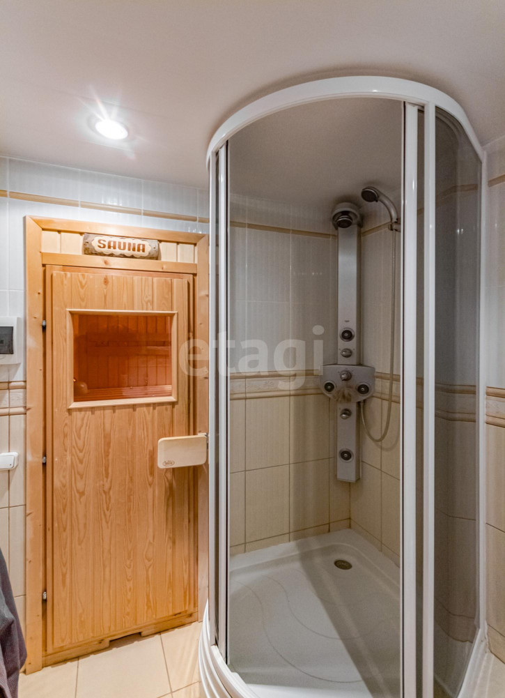 4-комн квартира улица Возрождения, 24  к