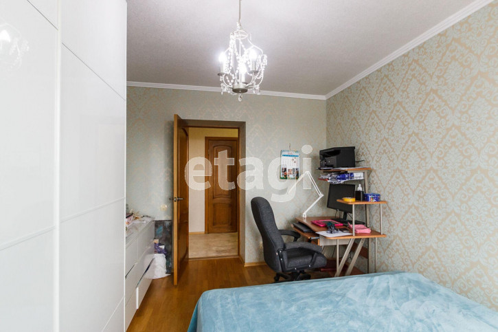 3-комн квартира улица Челюскинцев, 47