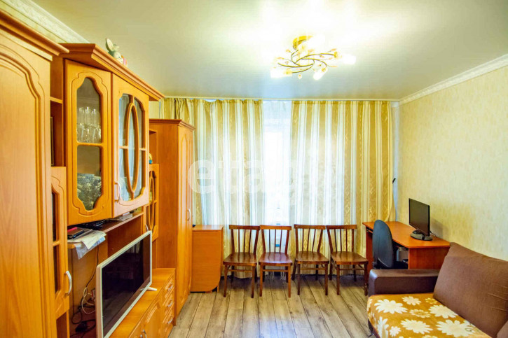3-комн квартира улица Мальцева, 33