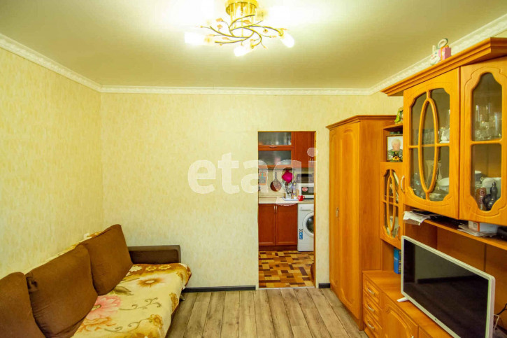 3-комн квартира улица Мальцева, 33