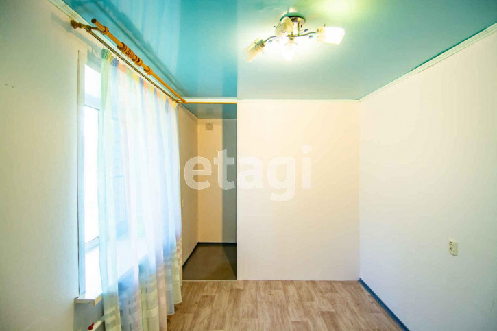3-комн квартира улица Мальцева, 33