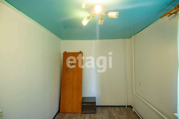 3-комн квартира улица Мальцева, 33