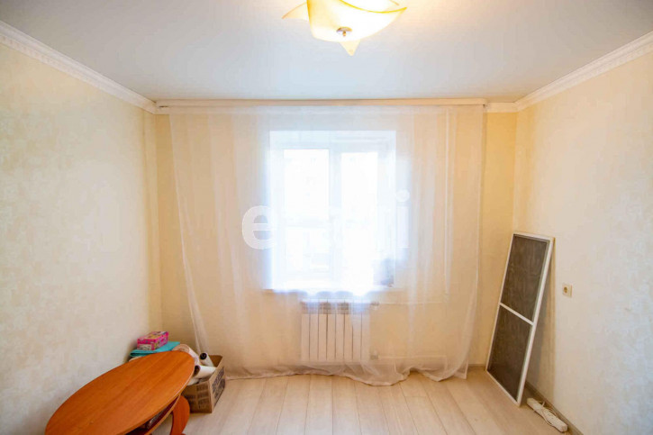 3-комн квартира улица Мальцева, 33