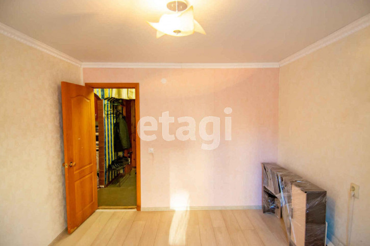 3-комн квартира улица Мальцева, 33