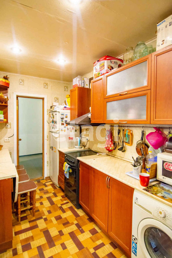 3-комн квартира улица Мальцева, 33