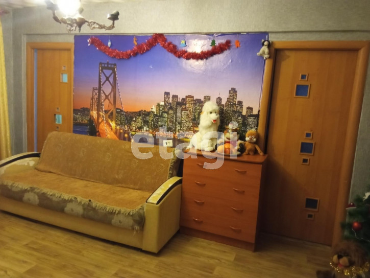 4-комн квартира улица Шатенево, 55