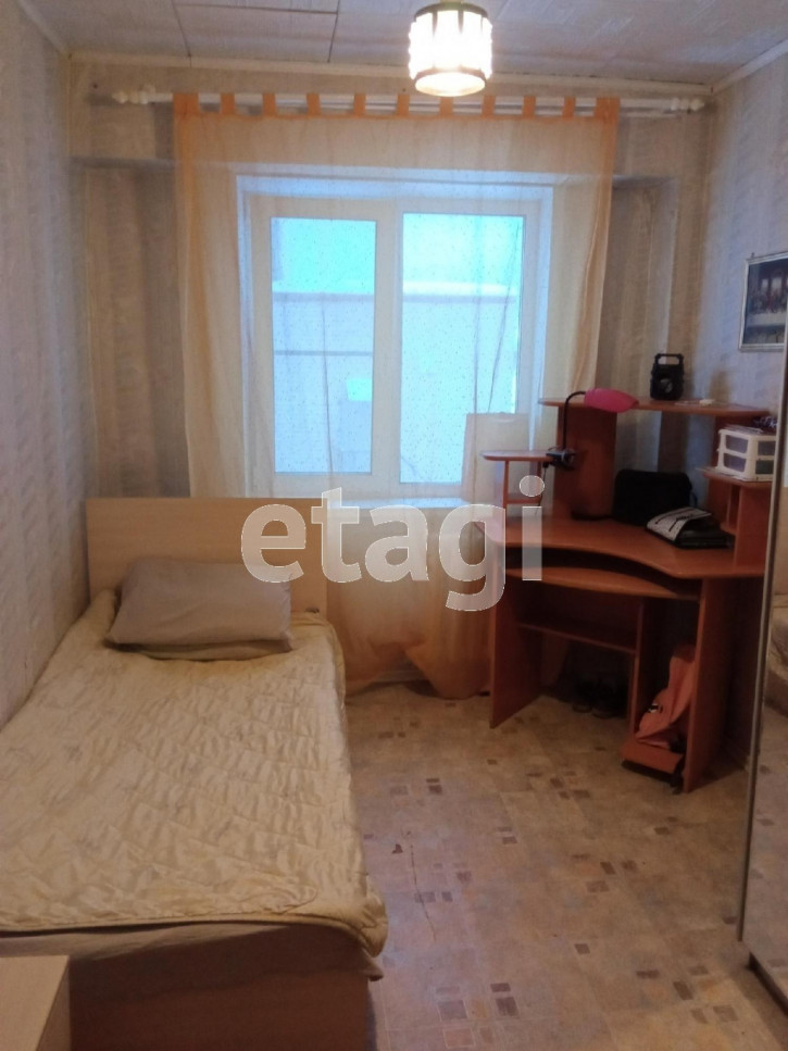 4-комн квартира улица Шатенево, 55