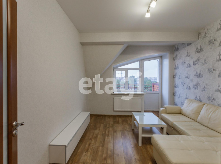 2-комн квартира улица Панкратова, 40
