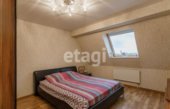 2-комн квартира улица Панкратова, 40