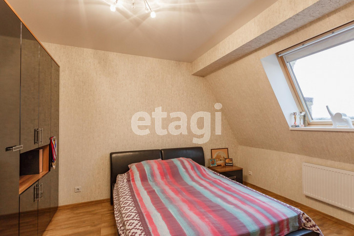 2-комн квартира улица Панкратова, 40