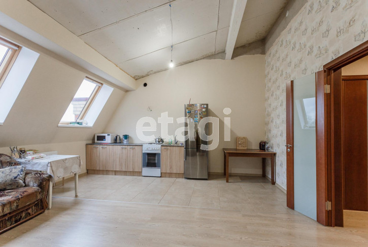 2-комн квартира улица Панкратова, 40