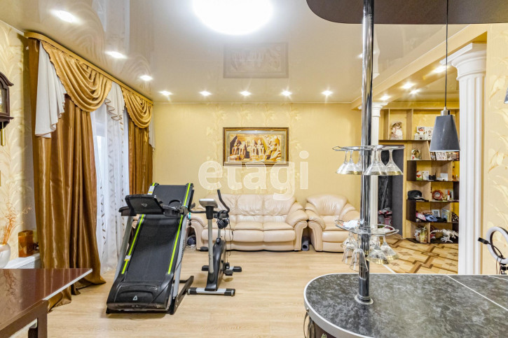 3-комн квартира улица Челюскинцев, 32