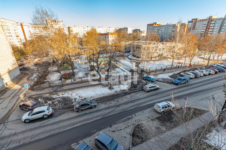 3-комн квартира улица Челюскинцев, 32