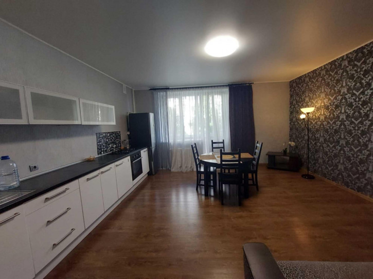 3-комн квартира Коммунистическая ул, 105