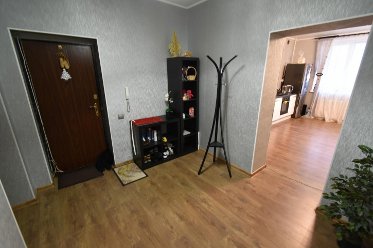 3-комн квартира Коммунистическая ул, 105