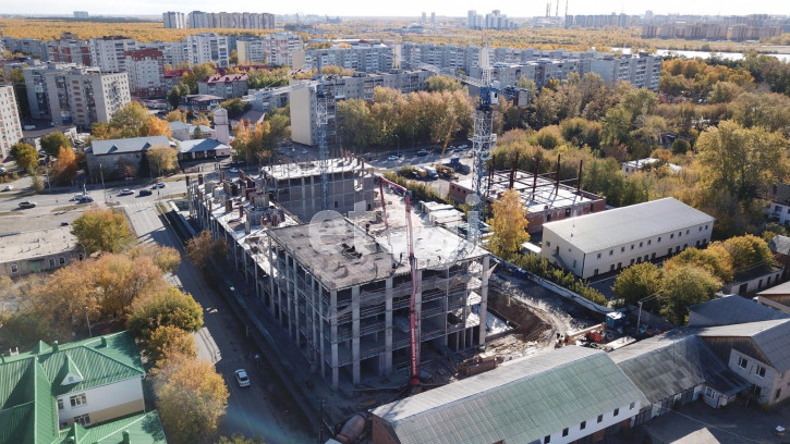 3-комн квартира Менжинского, 60