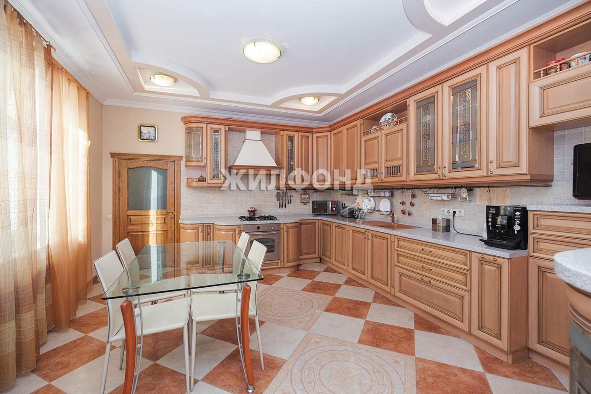 Купить дачу, дом, коттедж за 115 000 000 рублей на Мартовская улица, д.2