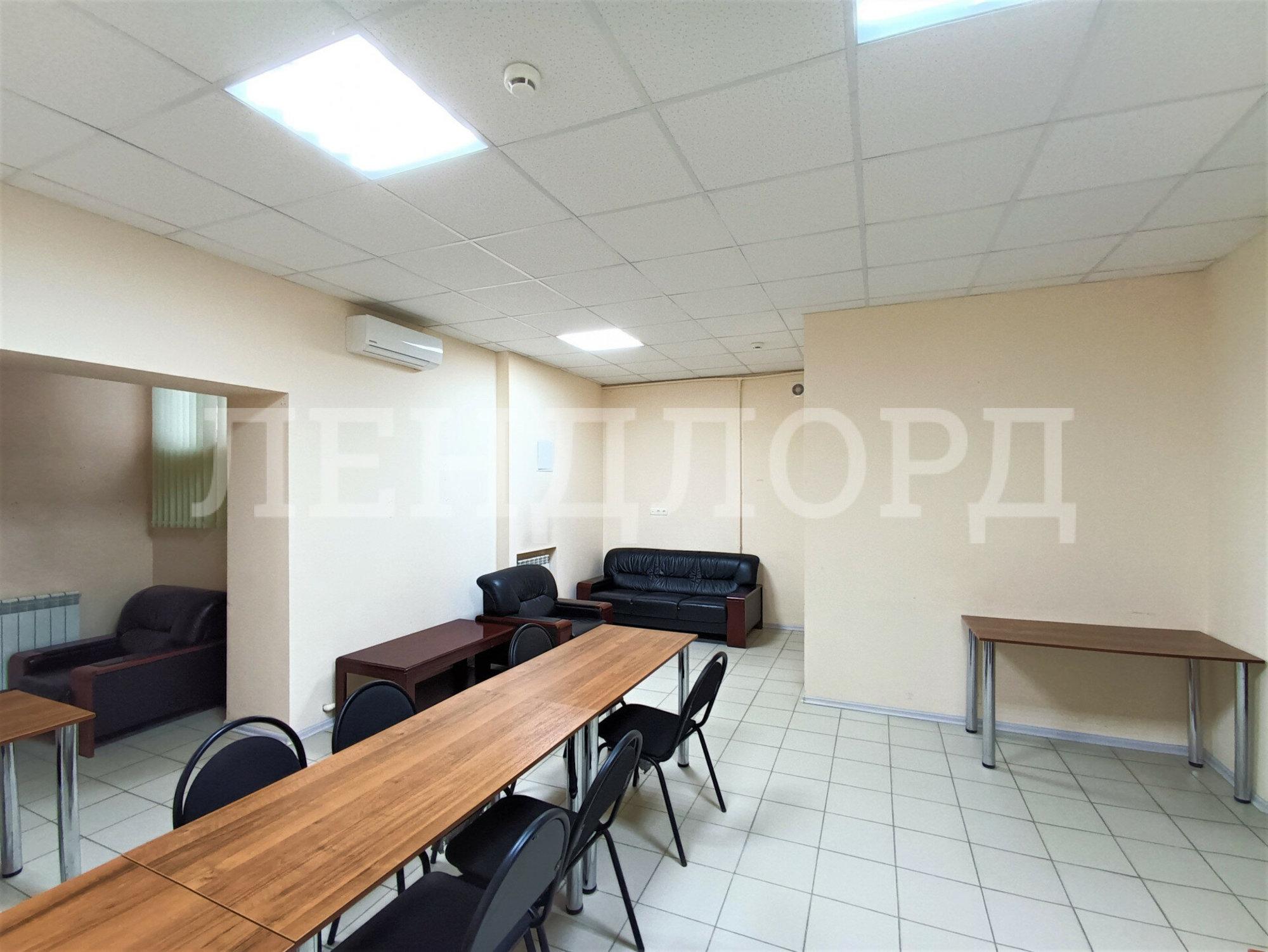 Купить офис, помещение под офис за 14 500 000 рублей на проспект 40-летия Победы