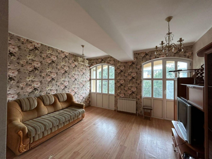 2-комн квартира Крымская улица, 246