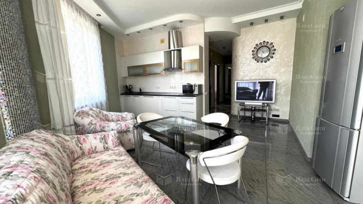 3-комн квартира в новом доме Строителей ул., 3а