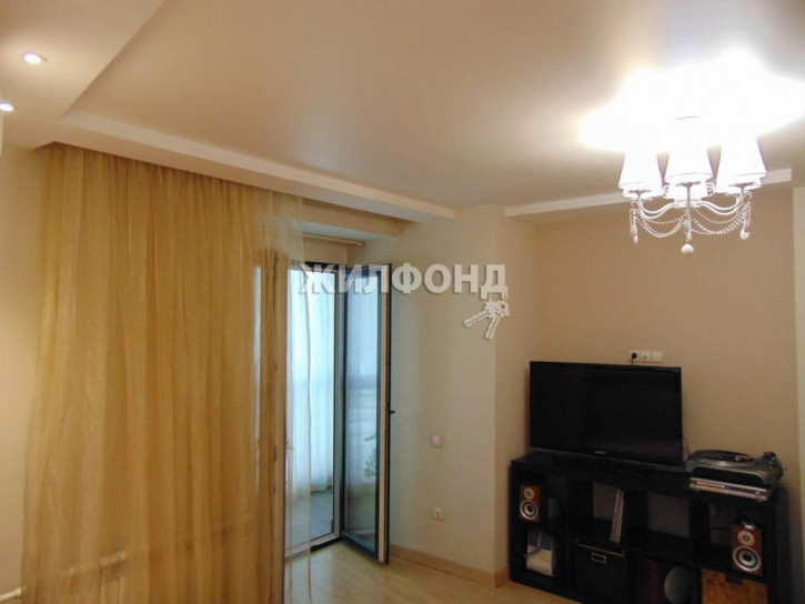 3-комн квартира Сибревкома улица, д.4