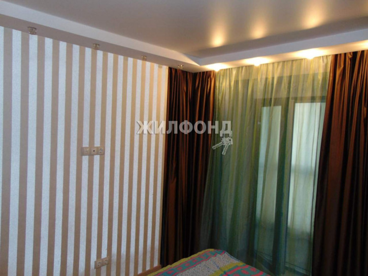 3-комн квартира Сибревкома улица, д.4