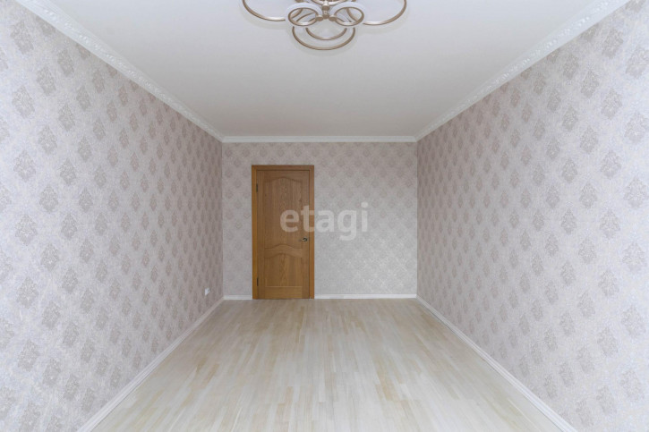 4-комн квартира Мельникайте, 127а