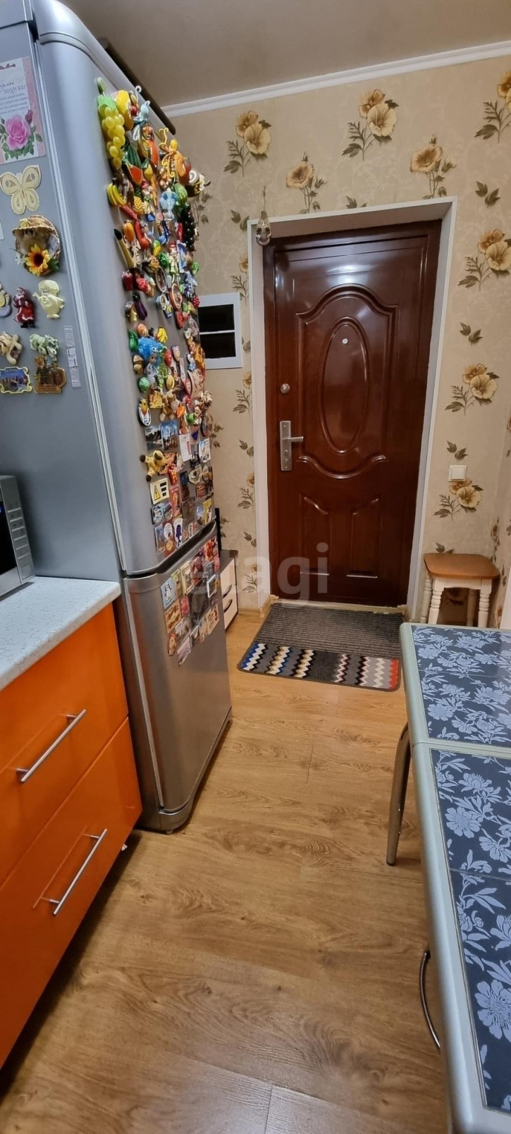 Комната Сургутская, 2