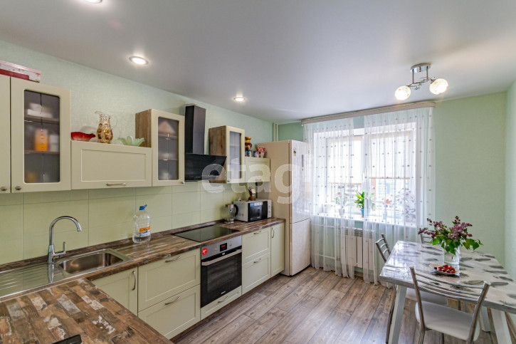 3-комн квартира улица Гагарина, 80а