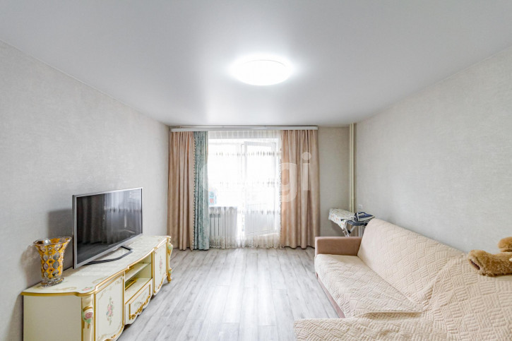 3-комн квартира улица Гагарина, 80а