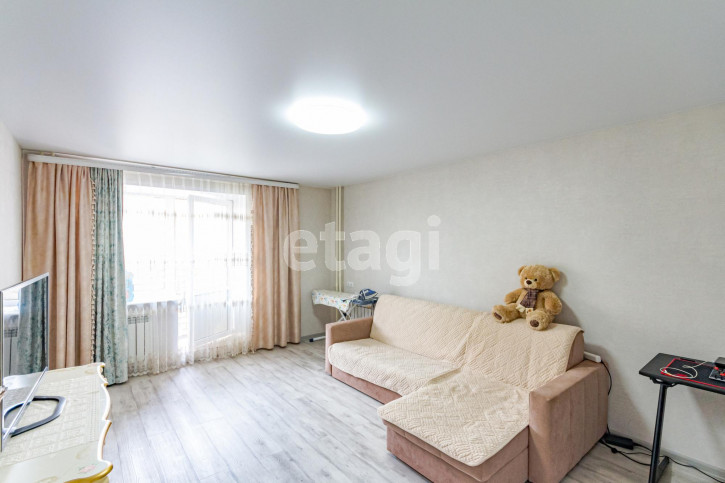 3-комн квартира улица Гагарина, 80а