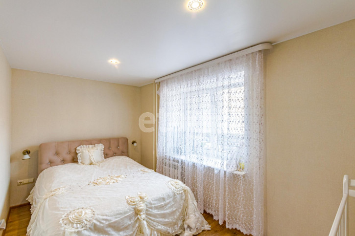 3-комн квартира улица Гагарина, 80а