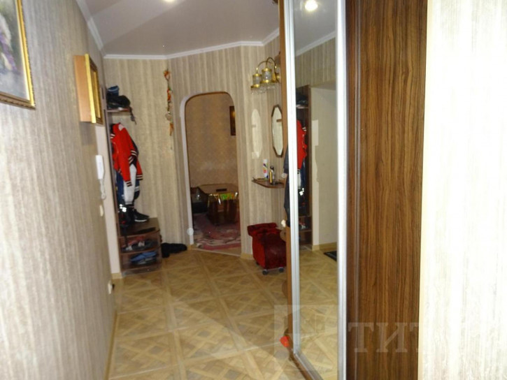 3-комн квартира Чкаловский, Вятская