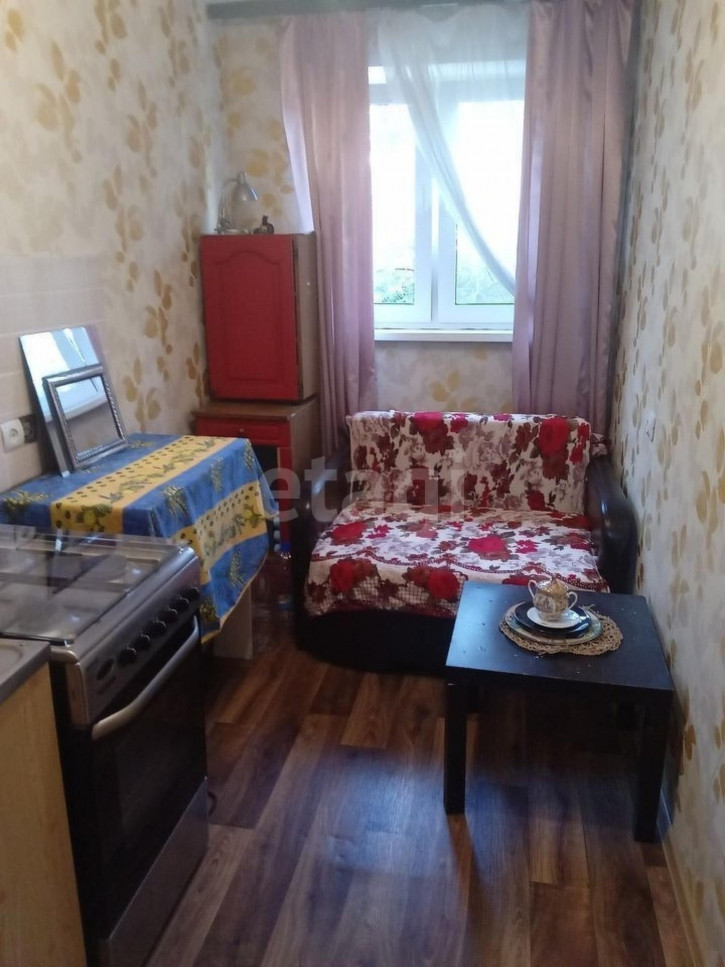 4-комн квартира Уральская, 46