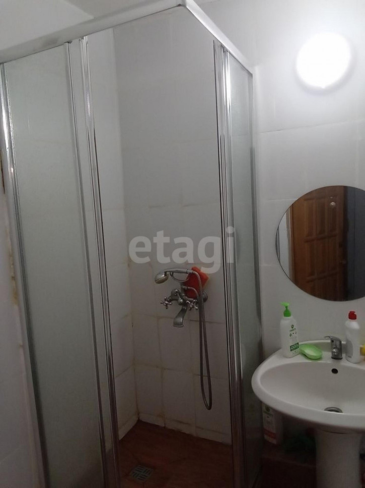 4-комн квартира Уральская, 46