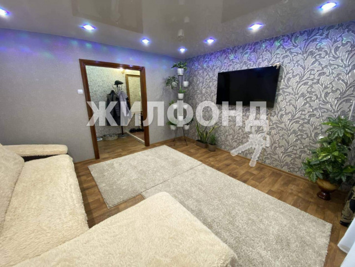 4-комн квартира Калинина улица, д.60