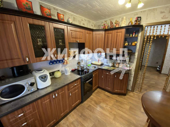 4-комн квартира Калинина улица, д.60