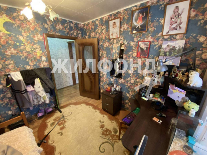 4-комн квартира Калинина улица, д.60