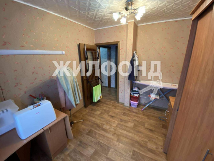 4-комн квартира Калинина улица, д.60