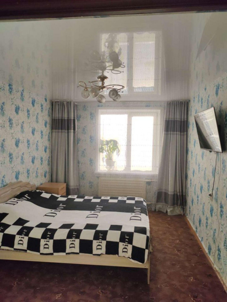 5-комн квартира Героев Труда, 33