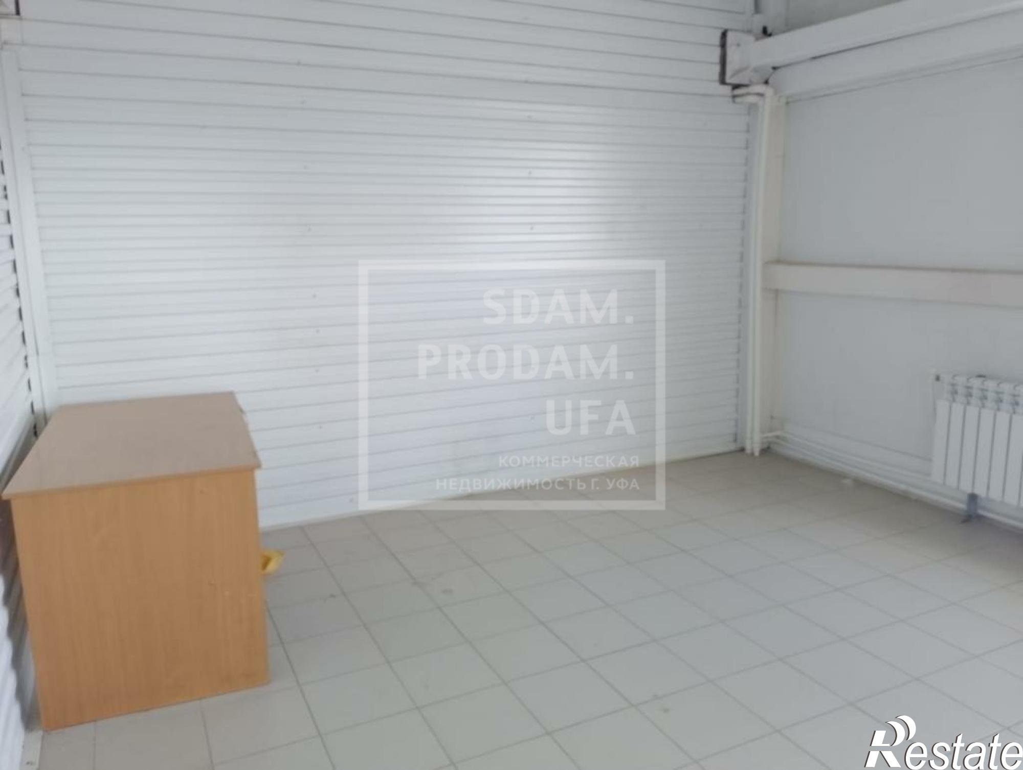 Купить торговое помещение за 22 000 000 рублей на Комарова улица, д.30