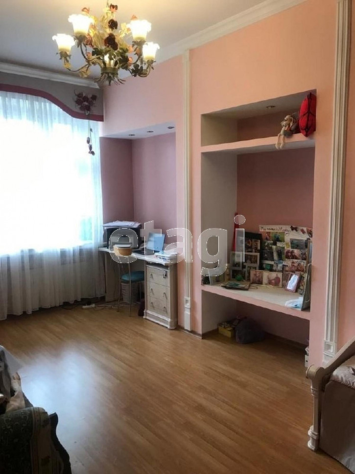 4-комн квартира улица Левичева, 30а