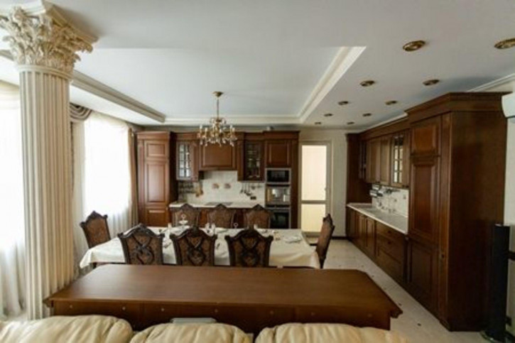 5-комн квартира Некрасова ул, 37