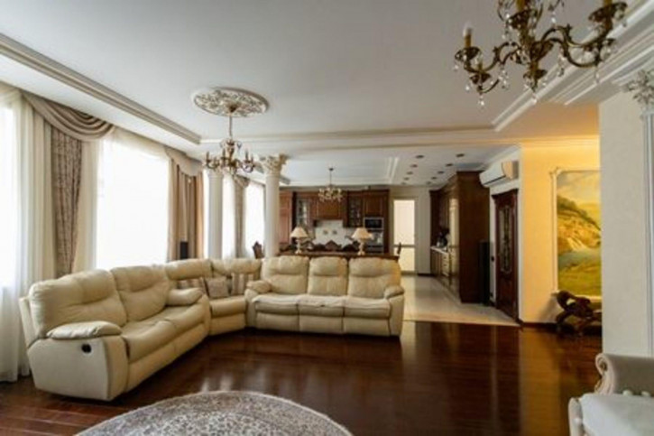 5-комн квартира Некрасова ул, 37